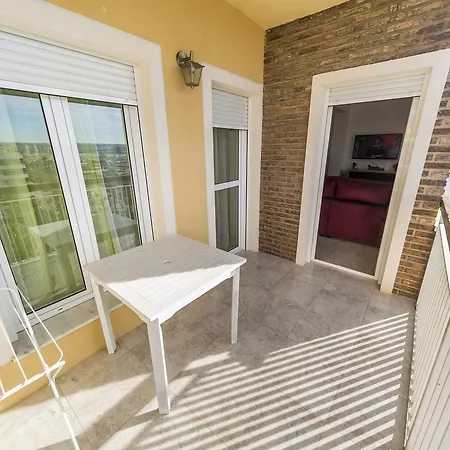 Homely Club Nautico Апартаменты Торевьиа